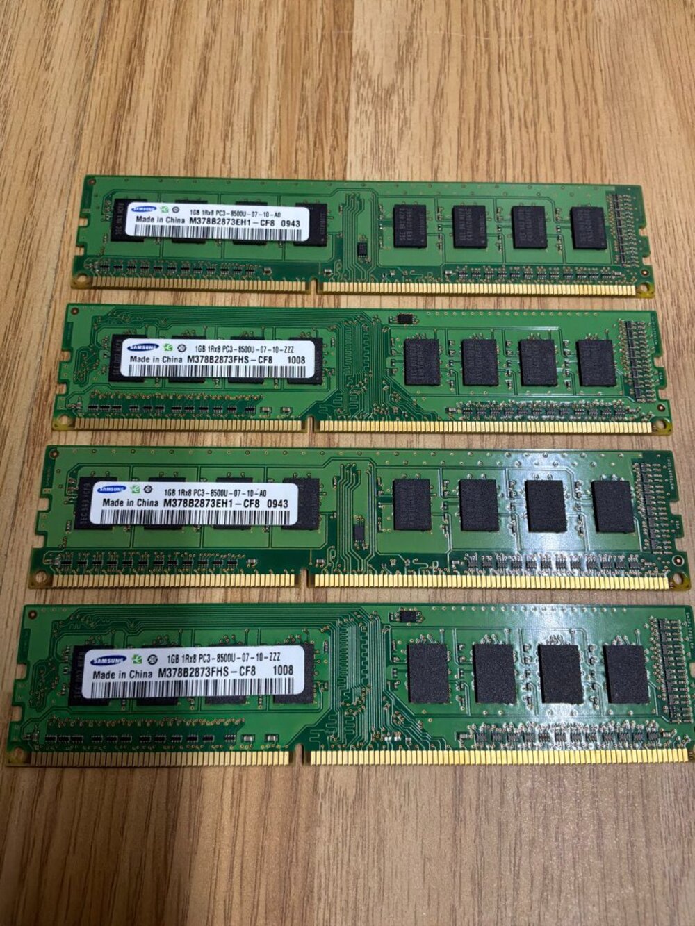 Lot of 4 Samsung 1GB DDR3-1066 PC3-8500U Desktop RAM Memory 4GB Total